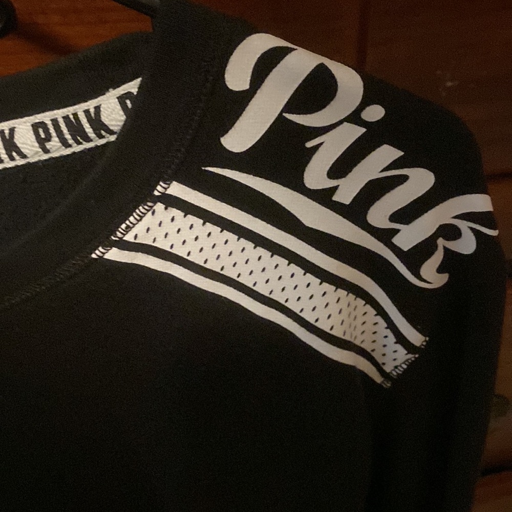 VS PINK - Picture 2 of 2